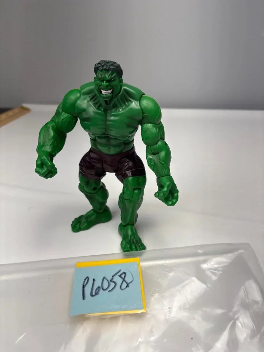 Marvel 2002 Hulk Action Figure 6.5